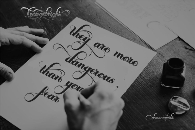 Crungebright Font free download preview 2 – Blackletter Font font
